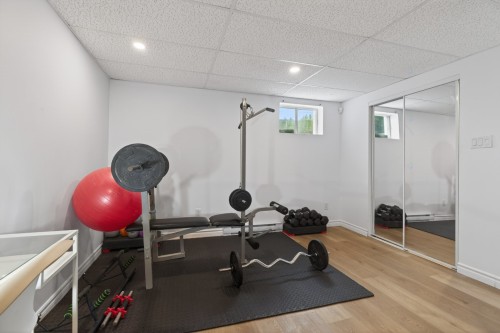 Salle de jeux - 40 Rue Pasteur, Notre-Dame-De-L'Île-Perrot, QC - Indoor