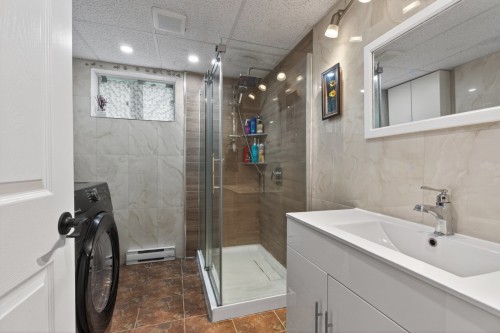 Salle de bains - 40 Rue Pasteur, Notre-Dame-De-L'Île-Perrot, QC - Indoor Photo Showing Bathroom