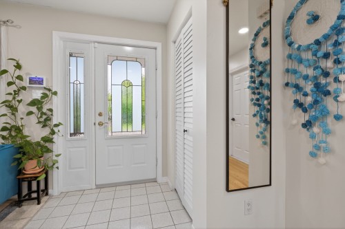 Hall d'entrée/Vestibule - 40 Rue Pasteur, Notre-Dame-De-L'Île-Perrot, QC - Indoor Photo Showing Other Room