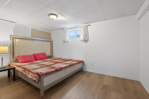 Chambre à coucher - 40 Rue Pasteur, Notre-Dame-De-L'Île-Perrot, QC - Indoor Photo Showing Bedroom
