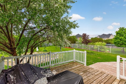 Cour - 40 Rue Pasteur, Notre-Dame-De-L'Île-Perrot, QC - Outdoor With Deck Patio Veranda