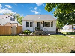 429 EAST Street NORTH Sarnia, ON N7T 6Y6