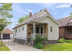 1718 FACTORIA Windsor, ON N8Y 4R3