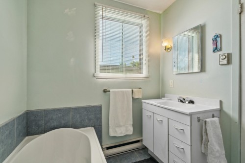 Bathroom - 1133 Boul. De L'Assomption, Repentigny (Repentigny), QC - Indoor Photo Showing Bathroom