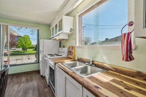 Kitchen - 1133 Boul. De L'Assomption, Repentigny (Repentigny), QC - Indoor Photo Showing Kitchen With Double Sink