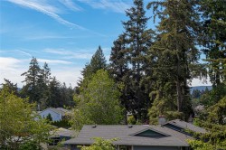 #304-2220 Sooke Rd Colwood, BC V9B 0G9