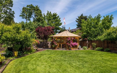 921 Marchmont Rd, Duncan, BC 