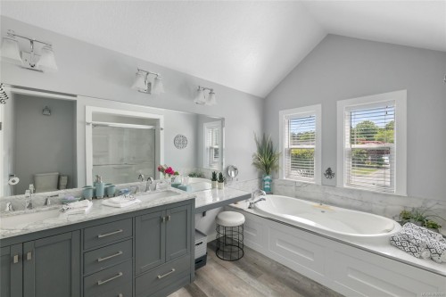 921 Marchmont Rd, Duncan, BC 