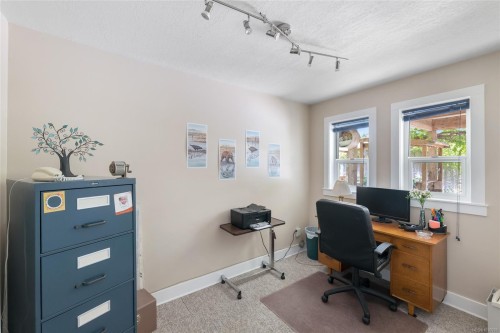 921 Marchmont Rd, Duncan, BC 