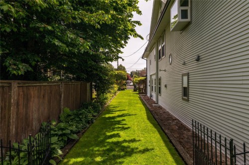 921 Marchmont Rd, Duncan, BC 