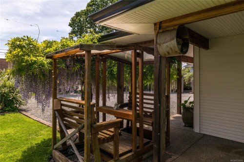 921 Marchmont Rd, Duncan, BC 