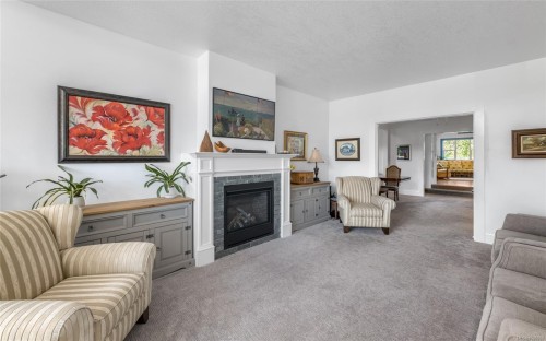 921 Marchmont Rd, Duncan, BC 