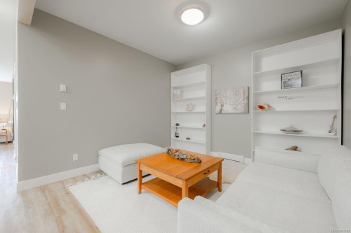 #206-5822 Garden St, Duncan, BC - Indoor