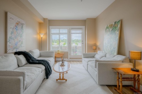#206-5822 Garden St, Duncan, BC - Indoor Photo Showing Living Room
