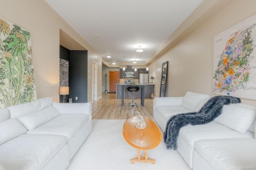 #206-5822 Garden St, Duncan, BC - Indoor Photo Showing Living Room