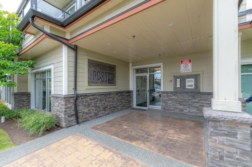#206-5822 Garden St, Duncan, BC - Outdoor