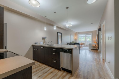 #206-5822 Garden St, Duncan, BC - Indoor Photo Showing Kitchen With Double Sink With Upgraded Kitchen