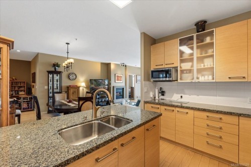 #711-38 Front St, Nanaimo, BC - Indoor Photo Showing Kitchen With Double Sink