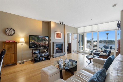#711-38 Front St, Nanaimo, BC - Indoor Photo Showing Living Room With Fireplace