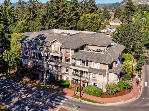 #203-2706 Peatt Rd  Langford, BC V9B 3V3