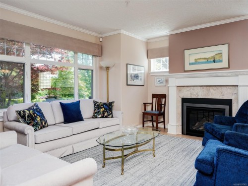 113-4490 Chatterton Way  Saanich, BC V8X 5H7