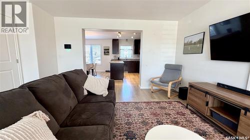 230 Veltkamp Lane, Saskatoon, SK - Indoor Photo Showing Living Room