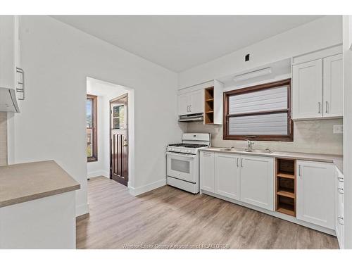 855 Hall Avenue, Windsor, ON 