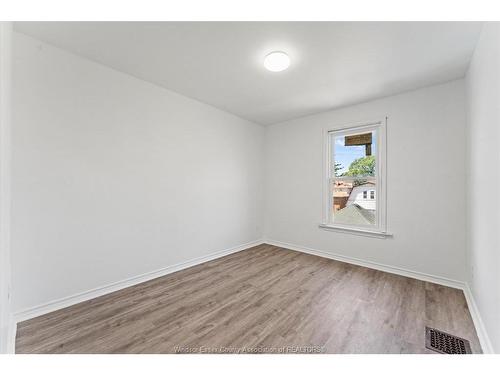 855 Hall Avenue, Windsor, ON 