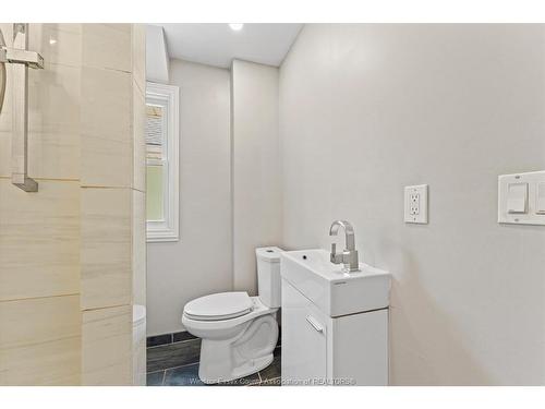 855 Hall Avenue, Windsor, ON 