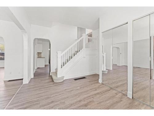 855 Hall Avenue, Windsor, ON 