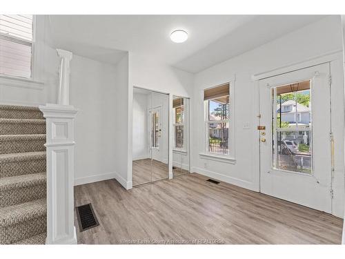 855 Hall Avenue, Windsor, ON 