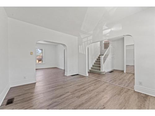 855 Hall Avenue, Windsor, ON 