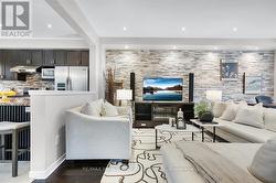 952 BRIMORTON DRIVE Toronto, ON M1G 2V2