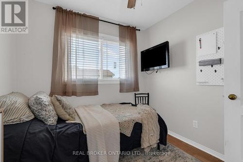 4 Parkside Crescent, Essa, ON - Indoor Photo Showing Bedroom