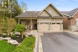 92 HOLYROD DRIVE  Clarington (Courtice), ON L1E 0G8