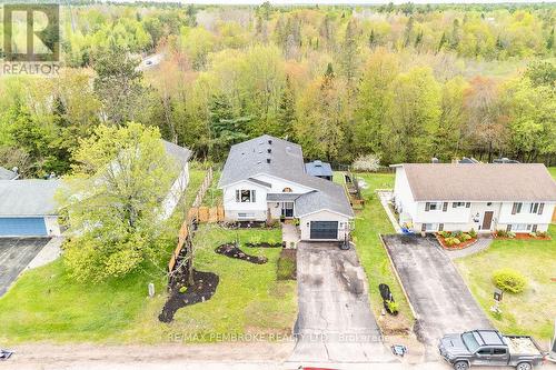 66 WOODLAND CRESCENT  Petawawa, ON K8H 3M1