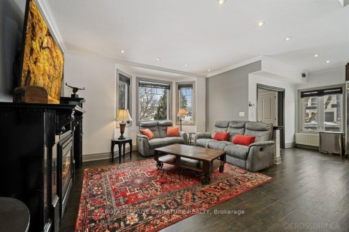 12 Willowhurst Crescent, Toronto, ON - Indoor Photo Showing Living Room