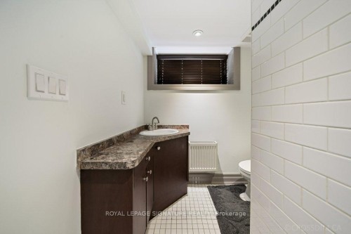 12 Willowhurst Crescent, Toronto, ON - Indoor