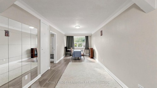 321 Lakeshore Road E, Mississauga, ON 