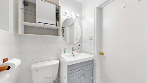 321 Lakeshore Road E, Mississauga, ON 