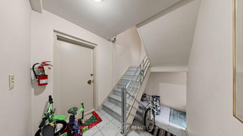321 Lakeshore Road E, Mississauga, ON 