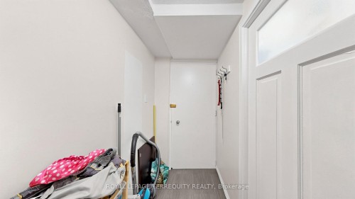 321 Lakeshore Road E, Mississauga, ON 