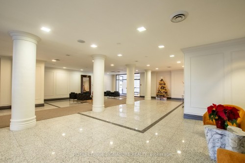 1604-7 Bishop Avenue, Toronto, ON - Indoor Photo Showing Other Room