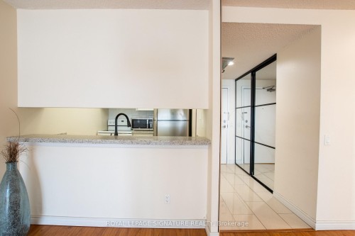 1604-7 Bishop Avenue, Toronto, ON - Indoor