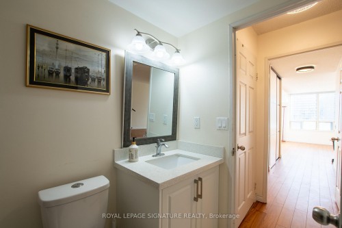 1604-7 Bishop Avenue, Toronto, ON - Indoor Photo Showing Bathroom