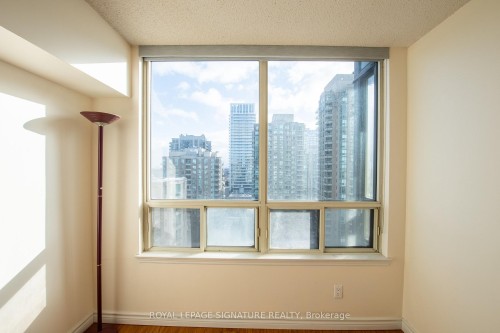 1604-7 Bishop Avenue, Toronto, ON - Indoor Photo Showing Other Room