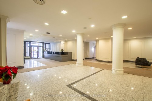 1604-7 Bishop Avenue, Toronto, ON - Indoor Photo Showing Other Room