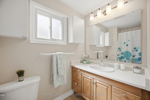 3453 Hannibal Road, Burlington, ON - Indoor Photo Showing Bathroom