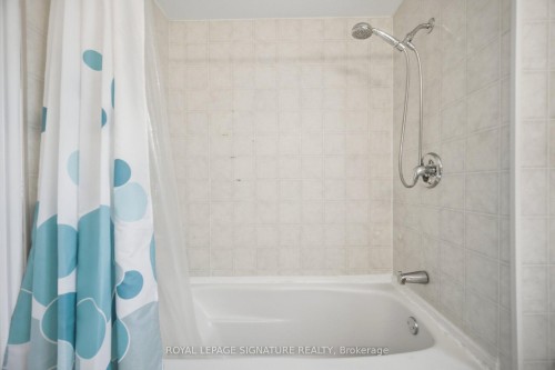 3453 Hannibal Road, Burlington, ON - Indoor Photo Showing Bathroom