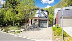 3 OAKWOOD PLACE  Hamilton, ON L8S 4C9